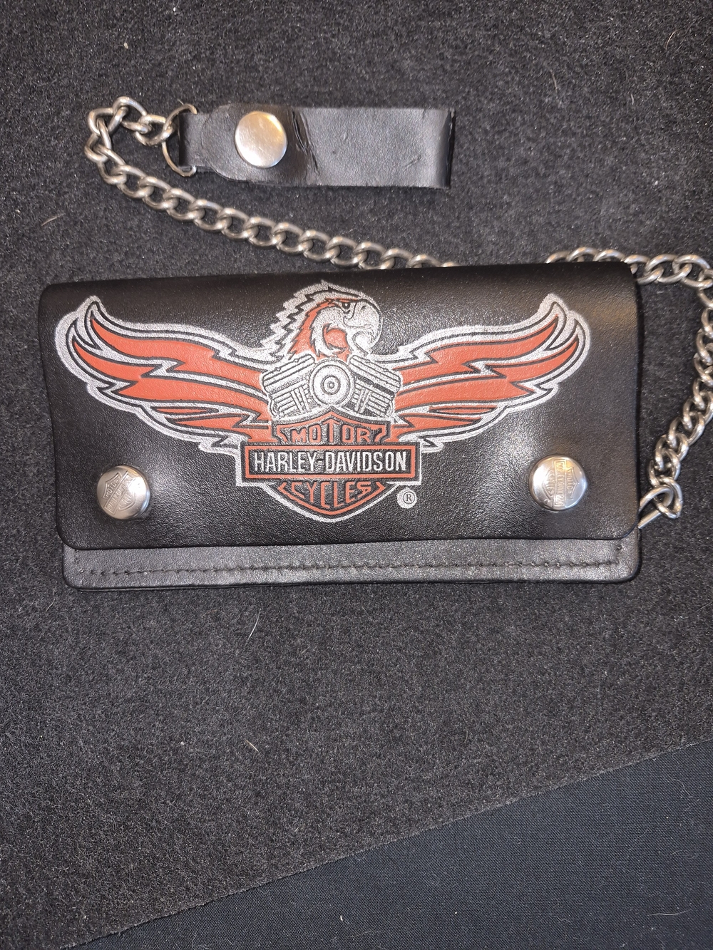 Harley-Davidson Black Leather Trifold Wallet with Chain - Red Accent